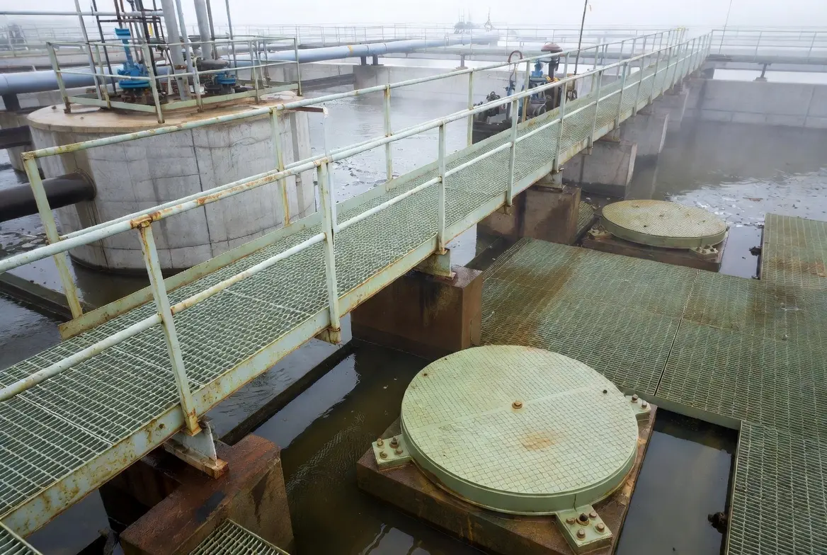 Heavy-duty, non-slip GRP gratings and manhole covers installed on treatment plant walkways for maximum safety and corrosion resistance.